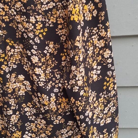 Maurices Brown Black Floral Button Down Peasant Top Medium - Picture 5 of 12